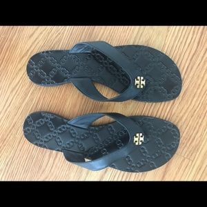 Tory Burch Monroe Thong Black Size 8.5